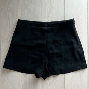 Aritzia Babaton Viscose shorts | size 4